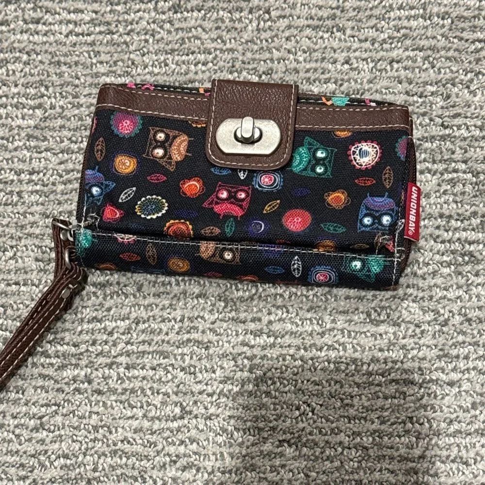 Unionbay and Multicolor Owl Pattern Wallet - Picture 1 of 3